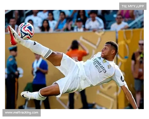 皇马官方宣布姆巴佩接过魔笛战袍将穿10号球衣开启新篇章